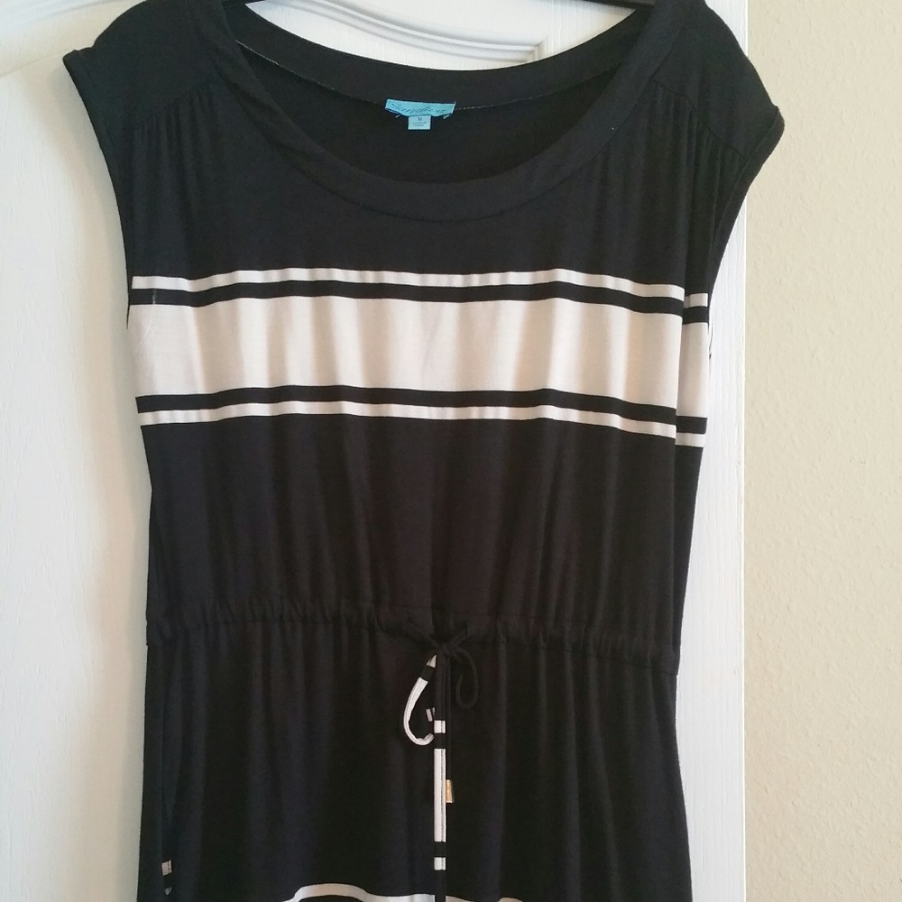 #203 Sandiva Black & White Casual Dress Medium